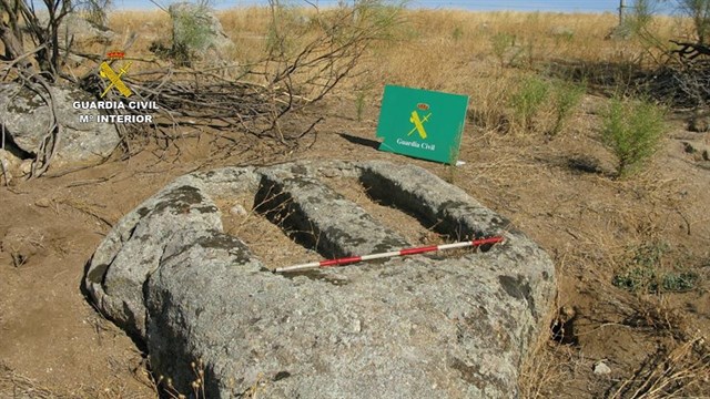 La Guardia Civil de Toledo localiza un conjunto fúnebre visigodo con cinco tumbas en Menasalbas